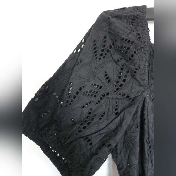 Black Eyelet Button-Down Dress - Picture 4 of 7